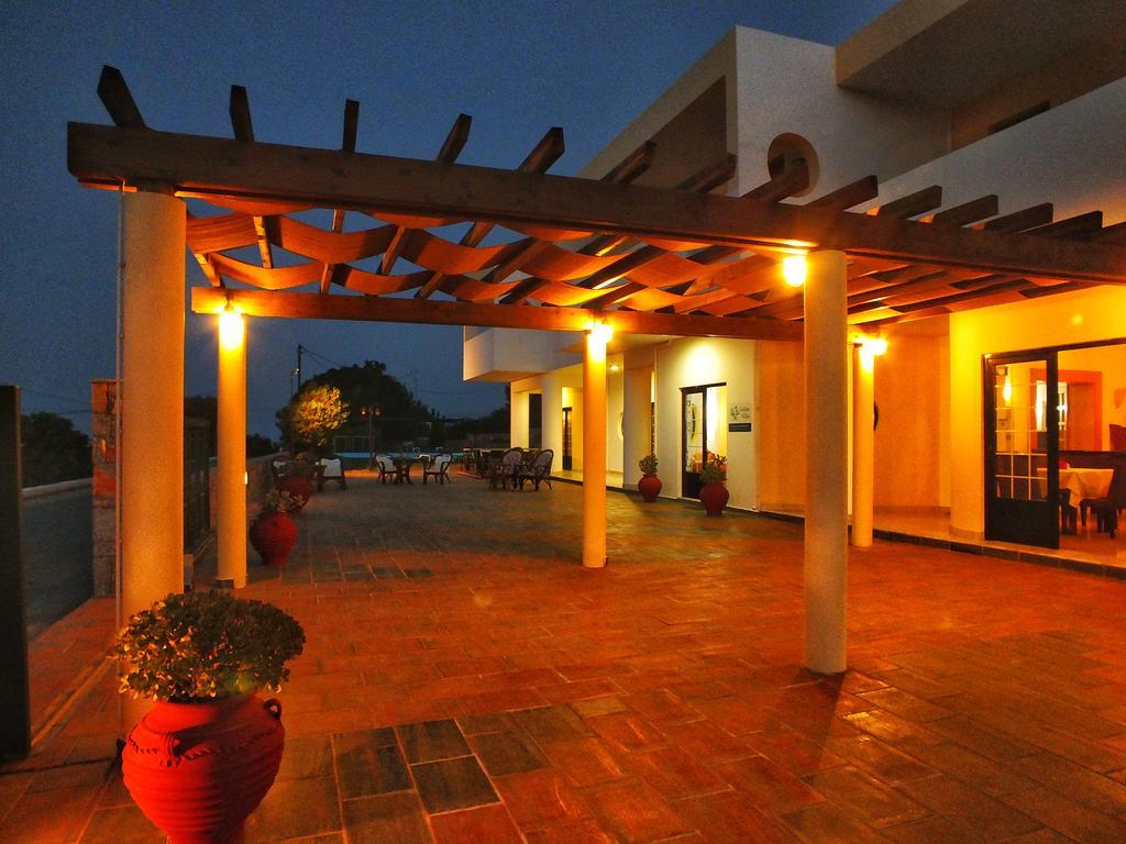 Golden Villas - Hotel Apartments & Villas แอร์ซอนิสซอส ภายนอก รูปภาพ