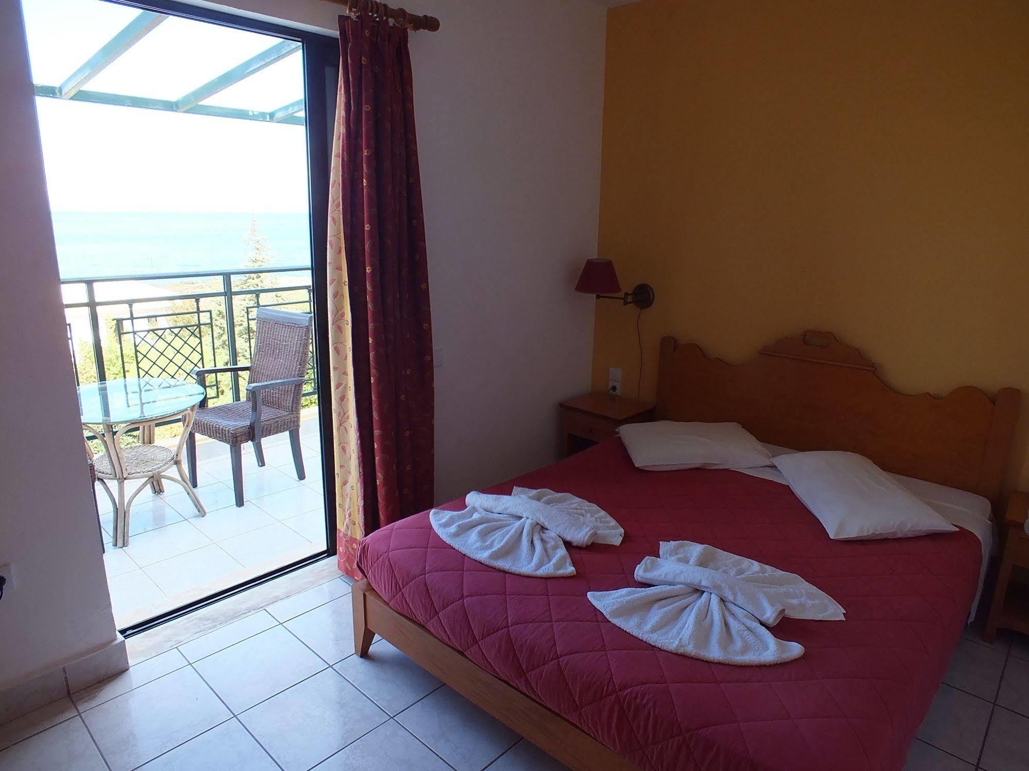 Golden Villas - Hotel Apartments & Villas แอร์ซอนิสซอส ภายนอก รูปภาพ