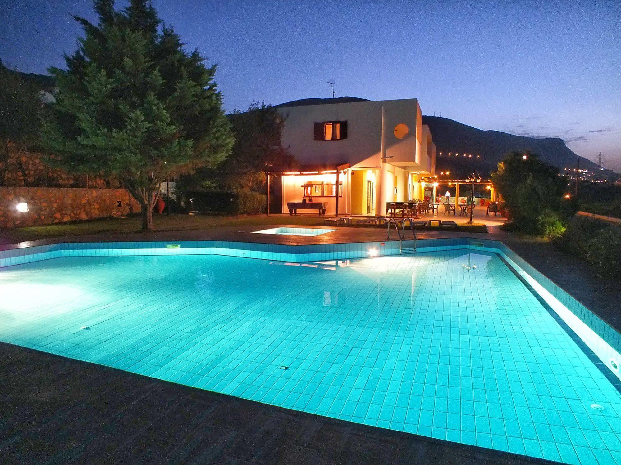 Golden Villas - Hotel Apartments & Villas แอร์ซอนิสซอส ภายนอก รูปภาพ