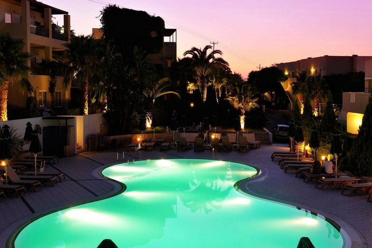Golden Villas - Hotel Apartments & Villas แอร์ซอนิสซอส ภายนอก รูปภาพ